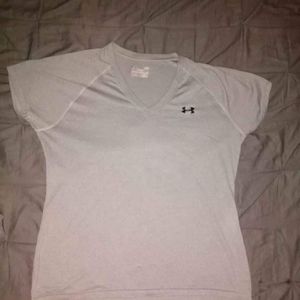 Under armour dri fit vneck tee